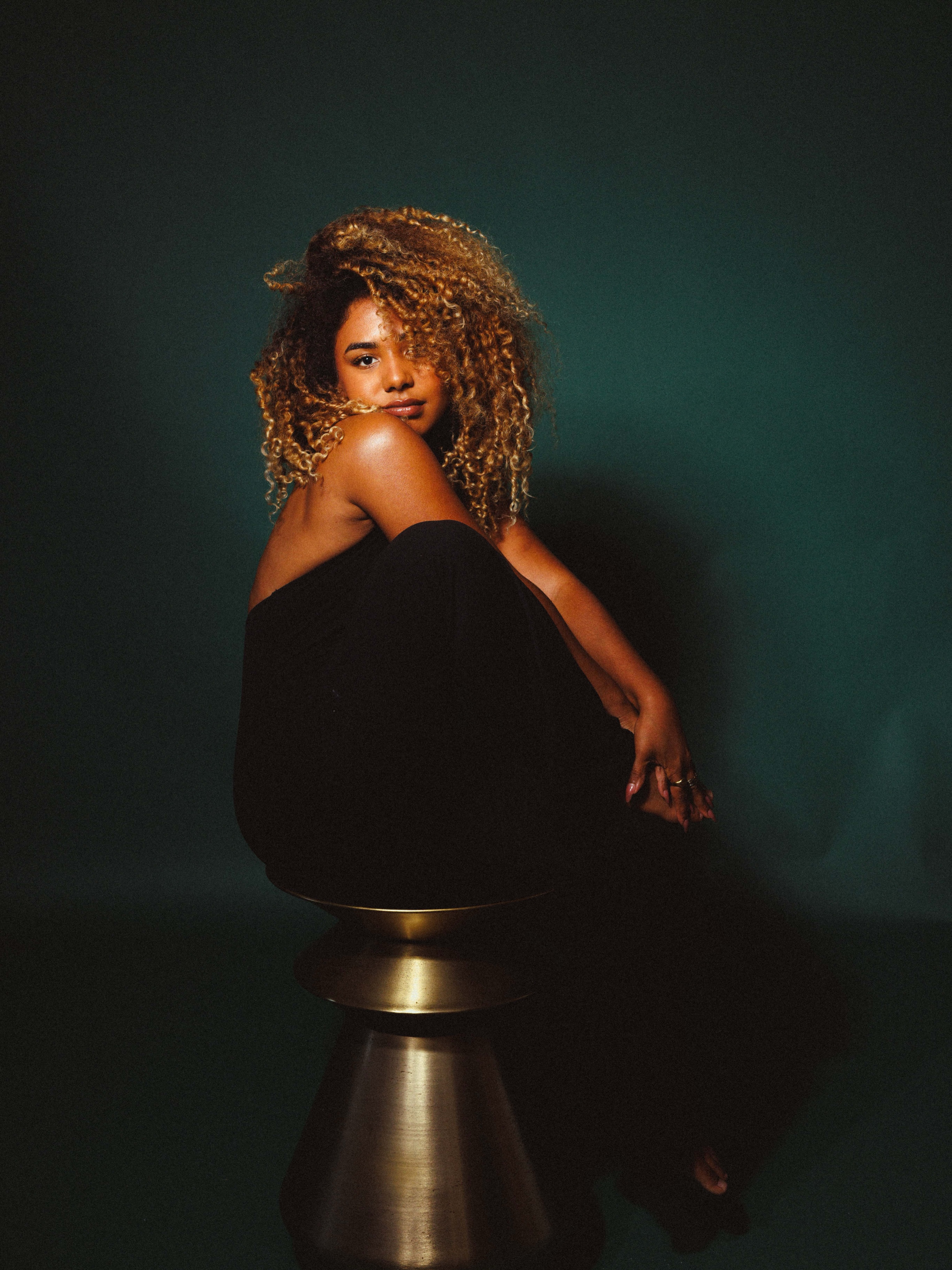If you don’t go within you go without

Joy is spirit being expressed

Individuation isn’t the same as separation 

•

Photos by: @jessedeyoung ✨

Calmness is power 

Enjoy the unknown moment of the future 

*quotes from A Happy Pocket Full of Money*📚